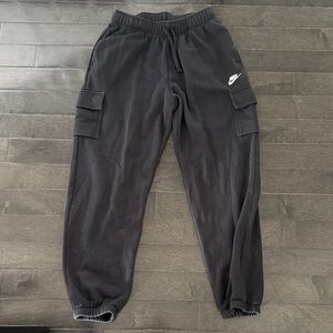 Women’s size small Nike sweatpants with pockets
